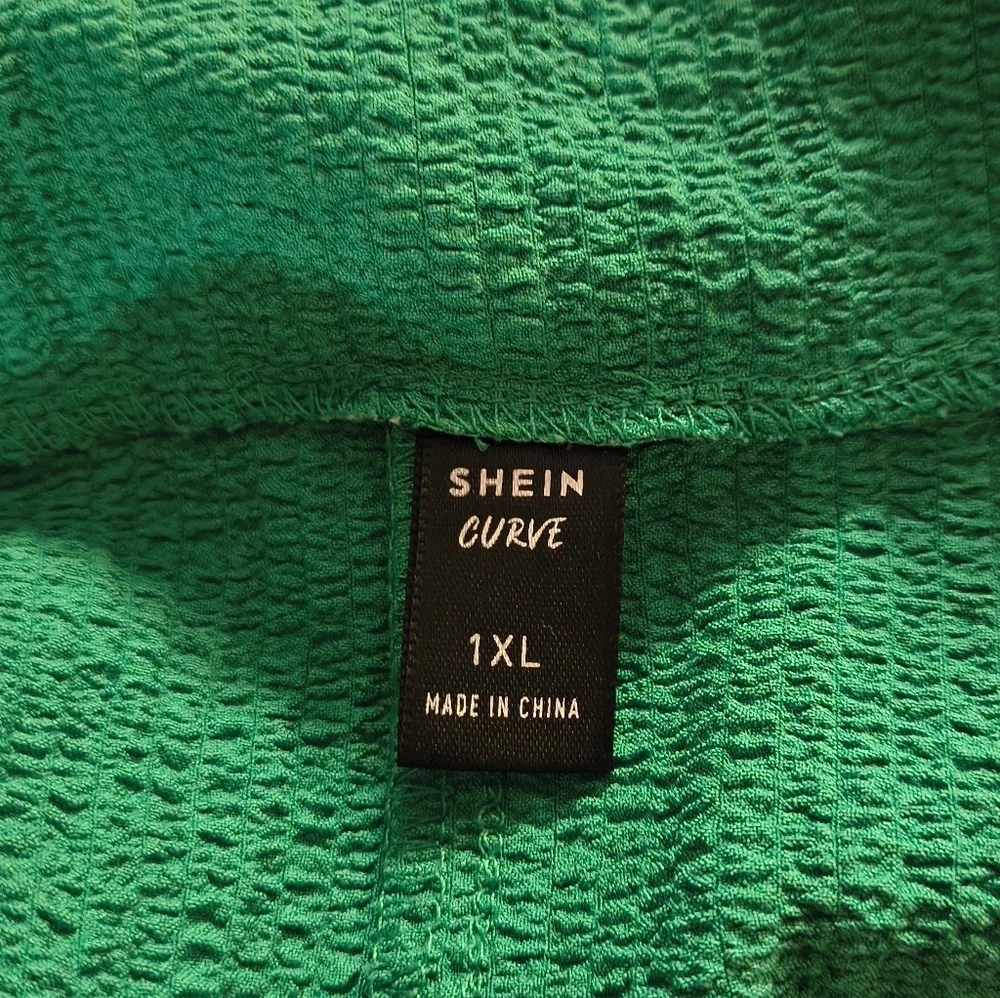 SHEIN Curve Vibrant Green Textured Romper - Picture 2 of 4